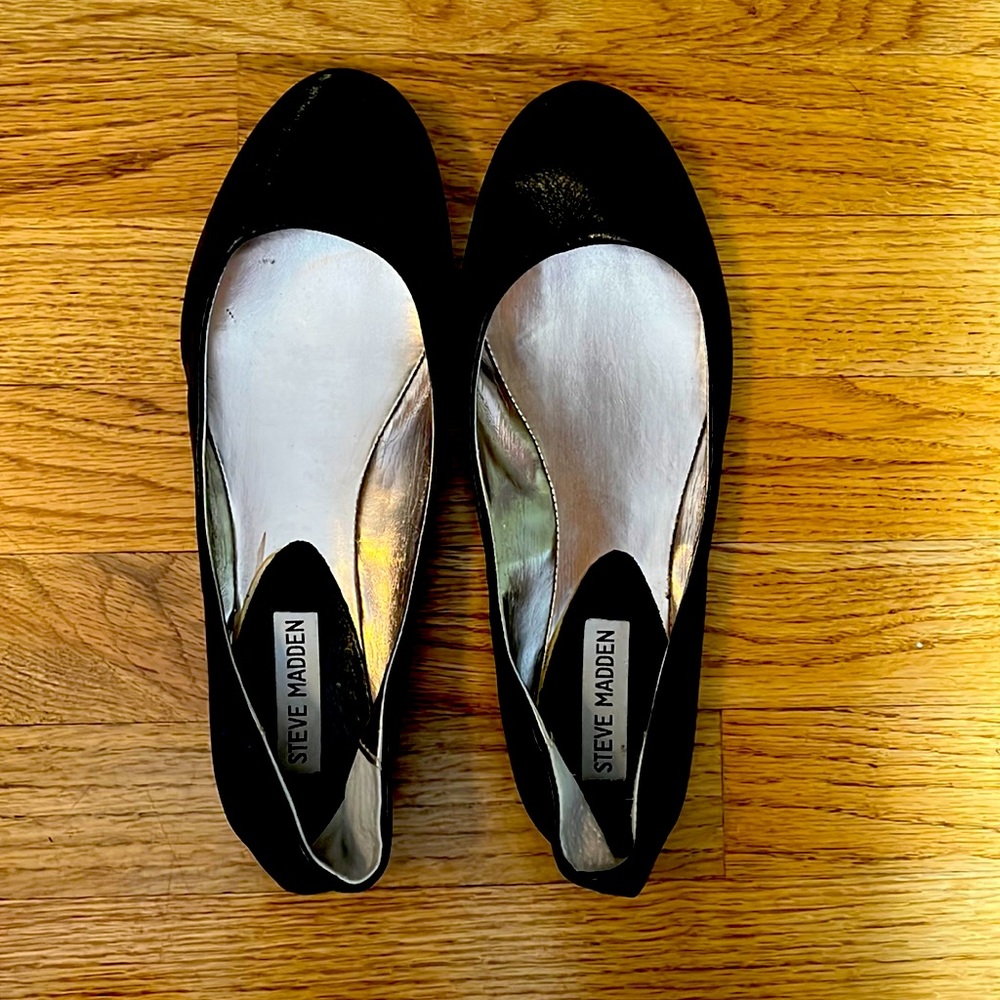 Steve Madden Black Flats